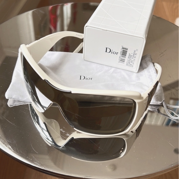 Rare Retro 2000's Dior stripes sunglasses 😎 beautiful perfect condition! - Picture 2 of 8